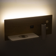 GLOBOSTAR® PALADIN 61359 Μοντέρνο Φωτιστικό Τοίχου - Απλίκα Ξενοδοχείου Reading Light με Φορτιστή USB 3A & Wireless 20W LED 6W 720lm 36° & 360° AC 220-240V IP20 Φυσικό Λευκό 4500K - Bridgelux COB Chip & TÜV SÜD Driver - Μπεζ & Λευκό - Μ30 x Π11 x Υ12cm - 3 Χρόνια Εγγύηση