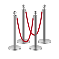 VEVOR 4 τμχ Silver Stanchion Post 2 Red Velvet Ropes Sand Injection Hollow Base