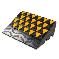 Ράμπα parking πεζοδρομίου μέση διαστάσεις: 60x36,5x14cm, ποσότητα κιβωτίου: 2τεμ. 14,2kg / 9100