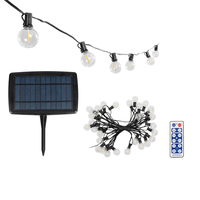GLOBOSTAR® TWILIGHT 79668 Μοντέρνο Φωτιστικό Κήπου Γιρλάντα 10.5m με 30 Λάμπες & IR Ασύρματο Χειριστήριο LED 18W 1620lm 360° DC 3.7V με Ενσωματωμένο Φωτοβολταϊκό Panel 5.5V 3W & Επαναφορτιζόμενη Μπαταρία Li-ion 3.7V 2x18650 4400mAh Αδιάβροχο IP65 Θερμό Λευκό 2700Κ Dimmable - Sanan SMD Chip - Μαύρο & Διάφανο - Μ1050 x Π4 x Υ7cm - 2 Χρόνια Εγγύηση
