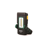 Φακός εργασίας βιομηχανικός επαναφορτιζόμενος 300lumen.
Διπλή LED με 300 (μπροστά) και 100 (πάνω) lumen για έντονο φωτισμό
Ασύρματη ή USB επαναφορτιζόμενη μπαταρία λιθίου
Σχεδιασμός με προστασία IP65 από σκόνη και νερό, ιδανικό για εξωτερική
χρήση
Σχεδιασ