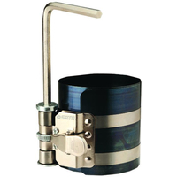 Συμπιεστής ελατηρίων πιστονιού 4".
Εύρος λειτουργίας: 60.0 - 175.0mm
Το εργαλείο είναι επικαλυμμένο κατά μήκος της κάτω άκρης για να
αποτρέπει την είσοδο του συμπιεστή στον κύλινδρο
Στρατηγικός ελατηριωτός χάλυβας συμπιέζει ομοιόμορφα τις πιο
σφιχτές δακτ