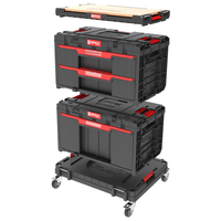 Σετ εργαλειοθήκες SYSTEM ONE WORKSHOP DRAWER SET 6 σε πύργο
Περιέχει:
1 Βάση με ρόδες TRANSPORT PLATFORM 625X503X160mm εως 120Kg
1 Εργαλειοθήκη DRAWER 1 PLUS με ένα συρτάρι 587X380X340mm 18Kg
1 Εργαλειοθήκη DRAWER 2 PLUS με δύο συρτάρια 587X380X340mm 2X12Kg
1 Επιφάνεια εργασίας ADAPTER MULTI WORK PLATFORM 580X325X57mm εως 30Kg / WORKSHOP-SET6