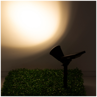 GloboStar® 85709 Μαύρο Προβολάκι Σποτ Κήπου Πλαστικό Καρφωτό LED HIGH POWER 8W 800lm με Ενσωματωμένη Μπαταρία 2200mAh - Φωτοβολταϊκό Πάνελ με Αισθητήρα Ημέρας-Νύχτας Αδιάβροχo IP67 Θερμό Λευκό 3000K