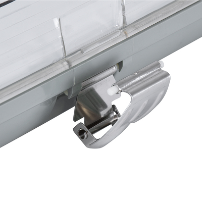 GloboStar® 90613 120cm Tri-Proof Πλαστικό PC Σκαφάκι με Μεταλλικά Clips για 2 x Λάμπες T8 Τύπου Φθορίου LED Τροφοδοσίας Ενός Άκρου Αδιάβροχο IP65