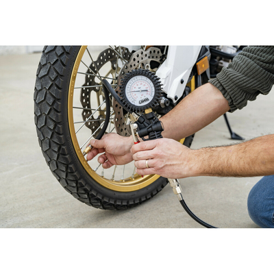 ΜΕΤΡΗΤΗΣ ΠΙΕΣΗΣ ΕΛΑΣΤΙΚΩΝ ΜΕ ΜΑΝΟΜΕΤΡΟ ΑΝΑΛΟΓΙΚΟΣ ΜΕ ΥΠΟΔΟΧΗ ΓΙΑ ΑΕΡΟΣΥΜΠΙΕΣΤΗ (max 12 BAR/170 PSI) LAMPA -  1 Τεμ.