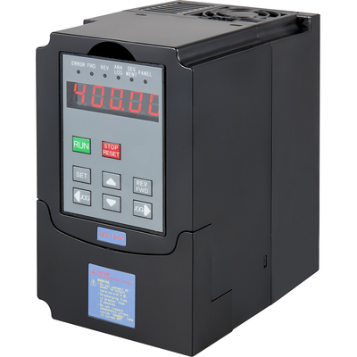 Μετατροπέας μεταβλητής συχνότητας VEVOR 1,5 KW VFD για έλεγχο ταχύτητας κινητήρα ατράκτου 2HP 7A 220-250V (1,5KW 220V)