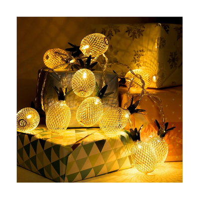 GloboStar® 85806 Διακοσμητική Γιρλάντα Pineapple Lamp 2 Μέτρα με Διακόπτη On/Off - 10 LED 1W με Μπαταρίες 2xAA & Διάφανο Καλώδιο IP44 Θερμό Λευκό 3000K Μ2m