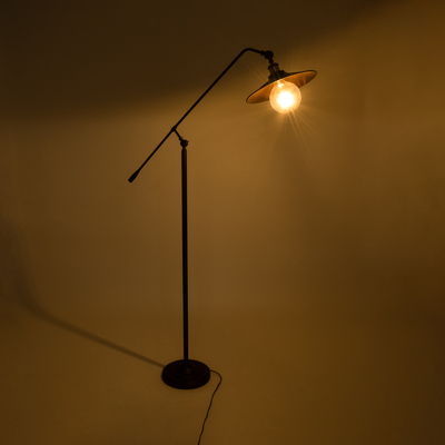 GloboStar® SILENE 01243 Vintage Επιδαπέδιο Φωτιστικό Μονόφωτο 1 x E27 IP20 Μαύρο & Χρυσό Μέταλλο - Μ30 x Π30 x Υ194cm