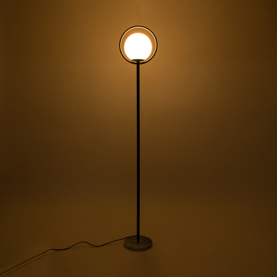 GloboStar® VERSAILLES 01540 Μοντέρνο Επιδαπέδιο Φωτιστικό Μονόφωτο 1 x E27 IP20 Μαύρο Αλουμίνιο, Λευκό Γυαλί με Γκρι Μάρμαρο - Μ25 x Π25 x Υ150cm