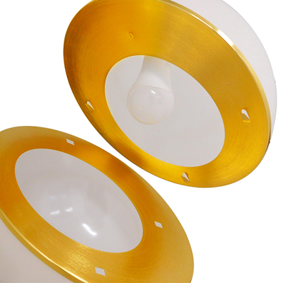 GloboStar® HUDSON 01555 Μοντέρνο Κρεμαστό Φωτιστικό Μπάλα Μονόφωτο 1 x E27 IP20 Λευκό Πλαστικό & Χρυσό Μέταλλο - Μ30 x Π30 x Υ34cm