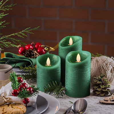 GloboStar® 79560 ΣΕΤ 3 Διακοσμητικών Realistic Κεριών Παραφίνης με LED Εφέ Κινούμενης Φλόγας - Μπαταρίας & Ασύρματο Χειριστήριο IR Πράσινα με Ασημένιες Ρίγες Θερμό Λευκό 3000K Dimmable