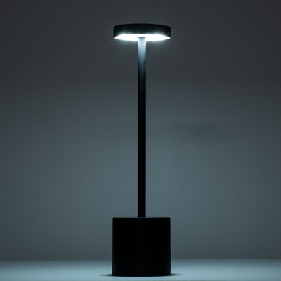 GloboStar® JOJO 76520 Μοντέρνο Επιτραπέζιο Φωτιστικό Πορτατίφ LED 1.5W 105lm 120° DC 5V Επαναφορτιζόμενο με Μπαταρία Li-ion 1800mAh - Διακόπτη Αφής με 3 Εναλλαγές Φωτισμού CCT Θερμό - Φυσικό - Ψυχρό 1500K - 4500K - 6000K Dimmable - D8 x H34cm - Μαύρο