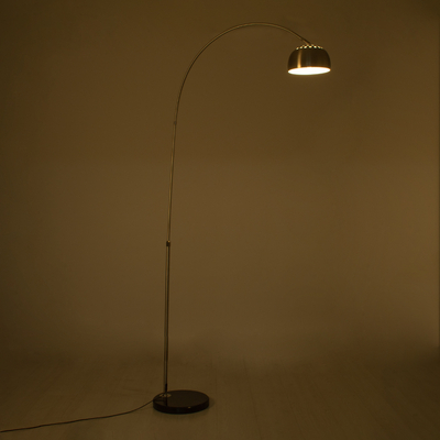 GloboStar® PRAGUE 00991 Μοντέρνο Επιδαπέδιο Φωτιστικό Μονόφωτο 1 x E27 IP20 Χρυσό Μέταλλο με Μαύρο Μάρμαρο - Μ90 x Π29.5 x Υ180cm