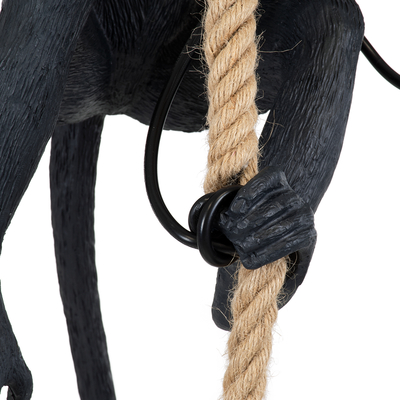 GloboStar® APES 01801 Μοντέρνο Κρεμαστό Φωτιστικό Φιγούρα Μονόφωτο 1 x E27 IP20 Μαύρο Πλαστικό με Μπεζ Σχοινί - Μ26 x Π28 x Υ69cm