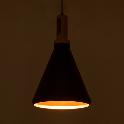 GloboStar® CALYPSO 01334-C Μοντέρνο Κρεμαστό Φωτιστικό Καμπάνα Μονόφωτο 1 x E27 IP20 Μαύρο & Χρυσό Μέταλλο με Μπεζ Ξύλο - Μ25 x Π25 x Υ40cm