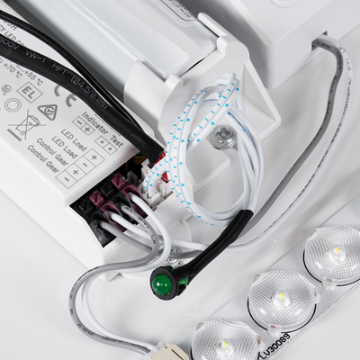 GloboStar® EMERGANO 60992 Πλαφονιέρα Οροφής LED 30W 3000lm 120° AC 220-240V με Ενσωματωμένο Σύστημα Emergency Li-ion 3450mAh/12.8Wh με Αυτονομία έως 3hrs - Αδιάβροχη IP54 Φ38 x Υ5.3cm Ψυχρό Λευκό 6000K - Λευκό - Bridgelux Chips - 3 Years Warranty