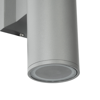 GloboStar® WALLY 77874 Φωτιστικό Τοίχου - Απλίκα Αρχιτεκτονικού Φωτισμού Εσωτερικού/Εξωτερικού Χώρου Up or Down Μονόφωτο 1 x GU10 AC220-240V Αδιάβροχο IP65 - Σώμα Αλουμινίου & Tempered Glass - Μ6.4 x Π11 x Υ17cm - Ασημί - 5 Years Warranty