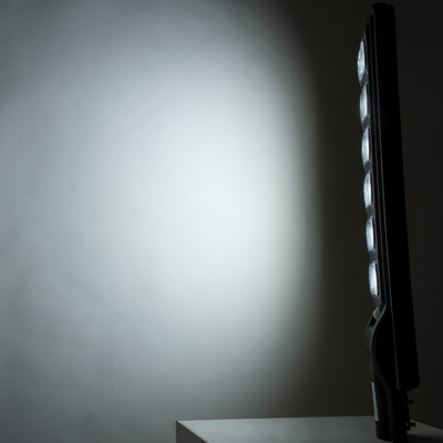 GloboStar® STREETA 85346 Professional LED Solar Street Light Αυτόνομο Ηλιακό Φωτιστικό Δρόμου 180W 1800lm 288 x LED SMD 5730 με Ενσωματωμένο Φωτοβολταϊκό Panel 6V 20W & Επαναφορτιζόμενη Μπαταρία Li-ion 3.2V 30000mAh με Αισθητήρα Ημέρας-Νύχτας & PIR Αισθητήρα Κίνησης - Αδιάβροχο IP65 - Ψυχρό Λευκό 6000K - Μ25 x Π7 x Υ83cm - 2 Years Warranty