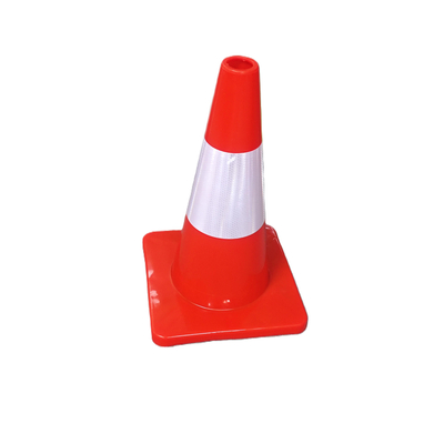 Κώνος σήμανσης PVC εύκαμπτος ύψος 45cm, βάρος 1Kg. Κατασκευάζεται απο μαλακό PVC, επανέρχεται στο αρχικό του σχήμα αν πατηθεί, διαθέτει λευκή ανακλαστική ταινία. Ελάχιστη ποσότητα για επαρχία 5τεμ. / 7092
