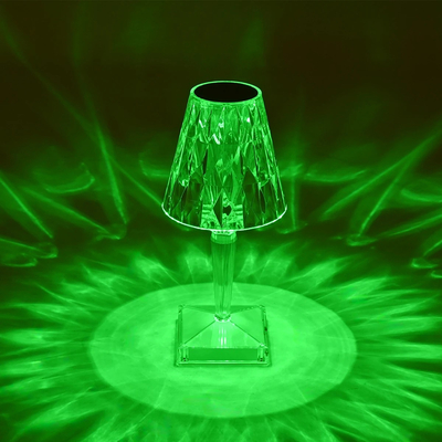 GloboStar® CRYSTAL 62042 Επαναφορτιζόμενο Επιτραπέζιο Φωτιστικό Πορτατίφ LED 1W 100lm 360° DC 5V IP44 RGBW Dimmable με Φορτιστή και Ασύρματο Χειριστήριο IR Διάφανο Πλαστικό - Μ11.5 x Π11.5 x Υ25.5cm - 3 Χρόνια Εγγύηση