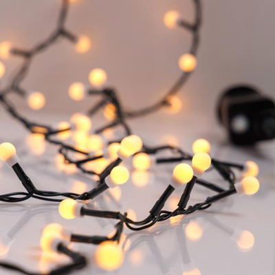 ΣΕΙΡΑ, 300 LED 3mm, ΜΕ ΛΕΥΚΕΣ ΜΠΑΛΙΤΣΕΣ 0,9cm, 31V ΜΕΤΑΣΧΗΜΑΤΙΣΤΗ, 8 ΠΡΟΓΡΑΜΜΑΤΑ & ΜΝΗΜΗ, ΠΡΑΣΙΝΟ PVC ΚΑΛΩΔΙΟ, ΘΕΡΜΟ ΛΕΥΚΟ LED, ΑΝΑ 3cm, ΠΡΟΕΚΤΑΣΗ ΠΑΡΟΧΗΣ 3m, IP44