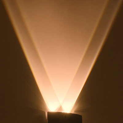 GLOBOSTAR® SIXOAD 60677 Μοντέρνο Φωτιστικό Τοίχου - Απλίκα LED 8W 1000lm 30° AC 220-240V Αδιάβροχο IP65 Θερμό Λευκό 2700K - CREE XPE Chip & TÜV SÜD Driver - Μαύρο Ματ - Μ12 x Π4 x Υ8cm - 5 Χρόνια Εγγύηση