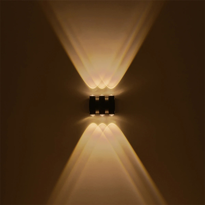 GLOBOSTAR® ARC 60680 Μοντέρνο Φωτιστικό Τοίχου - Απλίκα LED 12W 1500lm 30° AC 220-240V Αδιάβροχο IP65 Θερμό Λευκό 2700K - CREE XPE Chip & TÜV SÜD Driver - Μαύρο Ματ - Μ14 x Π4.8 x Υ11.5cm - 5 Χρόνια Εγγύηση