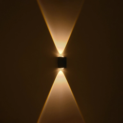 GLOBOSTAR® HIKARI 60685 Μοντέρνο Φωτιστικό Τοίχου - Απλίκα LED 4W 500lm 30° AC 220-240V Αδιάβροχο IP65 Θερμό Λευκό 2700K - CREE XPE Chip & TÜV SÜD Driver - Μαύρο Ματ - Μ6 x Π4 x Υ10.5cm - 5 Χρόνια Εγγύηση