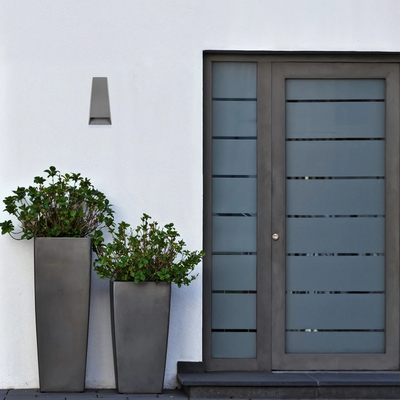 kelvo® FLUX KLV-101-0120 Μοντέρνο Φωτιστικό Τοίχου - Απλίκα LED 6W 750lm 30° AC 220-240V Αδιάβροχο IP65 Θερμό Λευκό 2700K - Bridgelux COB Chip & TÜV SÜD Driver - Γκρι Ανθρακί Ματ - Μ5 x Π8.5 x Υ17cm - 5 Χρόνια Εγγύηση