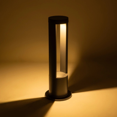 GLOBOSTAR® KIPARIO 90542 Φωτιστικό Κολωνάκι Κήπου LED 15W 1500lm 60° AC 220-240V Αδιάβροχο IP65 Θερμό Λευκό 2700K - Γκρι Ανθρακί - Μ20 x Π20 x Υ58cm - 3 Χρόνια Εγγύηση