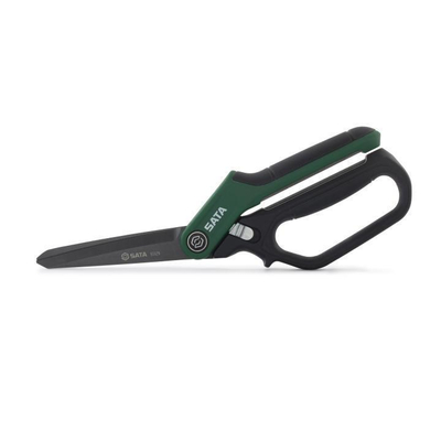 Λεπίδες ακριβείας με ακονισμένες άκρες για πιο κοφτερές κοπές και μεγαλύτερη διάρκεια ζωής της λεπίδας.
Σχεδιασμός με ελατήριο που ανοίγει αυτόματα όταν απελευθερωθεί ο μηχανισμός κλειδώματος, μειώνοντας την κόπωση του χεριού.
Ο πλήρης μεταλλικός πυρήνας επεκτείνεται μέσω της λαβής για μέγιστη αντοχή και αυξημένη ανθεκτικότητα.
Η οδοντωτή κάτω λεπίδα συγκρατεί το υλικό καθώς κόβεται, προσφέροντας αυξημένο έλεγχο κοπής και καθαρότερες κοπές.
Ο εργονομικός μοχλός γρήγορης απελευθέρωσης εξασφαλίζει συνεπή και εύκολη λειτουργία και κρατά το εργαλείο κλειστό και κλειδωμένο για ασφαλή αποθήκευση.
Λεπίδες επικαλυμμένες με τιτάνιο για αντίσταση στη διάβρωση, ανθεκτικότητα και μεγαλύτερη διάρκεια ζωής του εργαλείου.
Λαβές με άνετη επένδυση και υφή μαλακής λαβής που προσφέρουν κορυφαία άνεση και έλεγχο.
Χρησιμοποιούνται για το κόψιμο χαρτιού, χαρτονιού, βαρέων υφασμάτων, σχοινιού, δέρματος, πλαστικών και άλλων υλικών. / ST93129