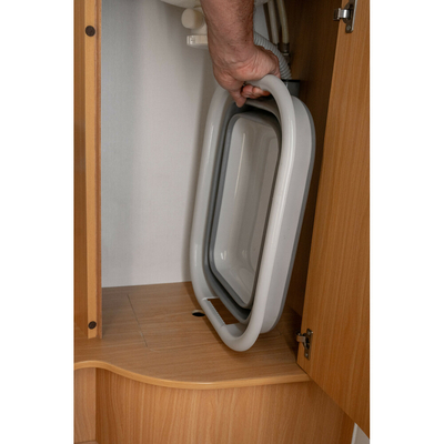 ΛΕΚΑΝΗ ΠΤΥΣΣΟΜΕΝΗ 6,5>24,5cm ΜΕ ΕΝΣΩΜΑΤΩΜΕΝΕΣ ΛΑΒΕΣ ΜΕΤΑΦΟΡΑΣ 8,5LT ΛΕΥΚΟ/ΓΚΡΙ