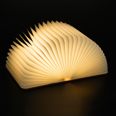 GLOBOSTAR® BOOKDECO 79635 Μοντέρνο Επιτραπέζιο Φωτιστικό Πορτατίφ LED 4W 350lm 180° DC 5V με USB 2.0 & Επαναφορτιζόμενη Μπαταρία Li-ion 3.2V 1000mAh IP20 Θερμό Λευκό 2700K - Μπεζ - Μ21.5 x Π16.5 x Υ2.2cm - 2 Χρόνια Εγγύηση