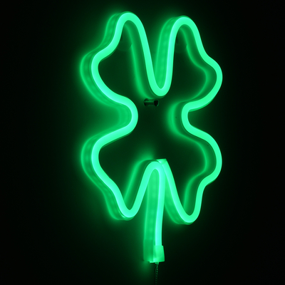 GloboStar® 78572 Φωτιστικό Ταμπέλα Φωτεινή Επιγραφή NEON LED Σήμανσης FOUR LEAF CLOVER 5W με Καλώδιο Τροφοδοσίας USB - Μπαταρίας 3xAAA (Δεν Περιλαμβάνονται) - Πράσινο