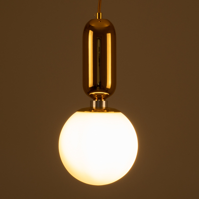 GLOBOSTAR® MAVERICK 00943 Μοντέρνο Κρεμαστό Φωτιστικό Οροφής με Ντουί 1 x E27 AC 220-240V IP20 - Χρυσό & Λευκό - Μ15 x Π15 x Υ33cm