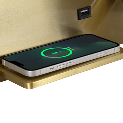 GLOBOSTAR® PALADIN 61357 Μοντέρνο Φωτιστικό Τοίχου - Απλίκα Ξενοδοχείου Reading Light με Φορτιστή USB 3A & Wireless 20W LED 6W 720lm 36° & 360° AC 220-240V IP20 Φυσικό Λευκό 4500K - Bridgelux COB Chip & TÜV SÜD Driver - Χρυσό Βούρτσας - Μ30 x Π11 x Υ12cm - 3 Χρόνια Εγγύηση