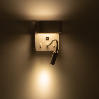 GLOBOSTAR® IBIS 61368 Μοντέρνο Φωτιστικό Τοίχου - Απλίκα Ξενοδοχείου Reading Light με Φορτιστή USB 3A LED 10W 1100lm 36° & 360° AC 220-240V IP20 Φυσικό Λευκό 4500K - Bridgelux COB Chip & TÜV SÜD Driver - Λευκό Ματ - Μ10 x Π6.1 x Υ18cm - 3 Χρόνια Εγγύηση