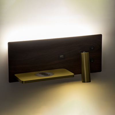 GLOBOSTAR® PALADIN 61361 Μοντέρνο Φωτιστικό Τοίχου - Απλίκα Ξενοδοχείου Reading Light με Φορτιστή USB 3A & Wireless 20W LED 6W 720lm 36° & 360° AC 220-240V IP20 Φυσικό Λευκό 4500K - Bridgelux COB Chip & TÜV SÜD Driver - Καφέ & Χρυσό Βούρτσας - Μ30 x Π11 x Υ12cm - 3 Χρόνια Εγγύηση