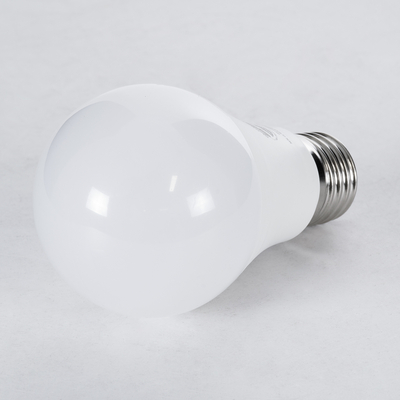 GLOBOSTAR® GLOBE 60045 Λάμπα E27 A60 LED 10W 1000lm 260° AC 220-240V IP20 Ψυχρό Λευκό 6000K Dimmable - Lumileds SMD Chip - Λευκό Γαλακτερό - Μ6 x Π6 x Υ11cm - 3 Χρόνια Εγγύηση