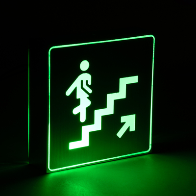 GLOBOSTAR® SENSATI 75659 Διακοσμητικό Φωτιστικό Τοίχου Ένδειξης / Σήμανσης STAIRS UP ARROW LED 1W 40lm 90° AC 220-240V IP20 Πράσινο - Νίκελ Βούρτσας - Μ11 x Π11 x Υ3cm - 2 Χρόνια Εγγύηση