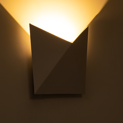 GLOBOSTAR® STEALTH 60518 Μοντέρνο Φωτιστικό Τοίχου - Απλίκα LED 10W 1000lm 60° AC 220-240V Αδιάβροχο IP65 Θερμό Λευκό 2700K - Bridgelux COB Chip & TÜV SÜD Driver - Λευκό Ματ - Μ17 x Π7.5 x Υ17cm - 5 Χρόνια Εγγύηση