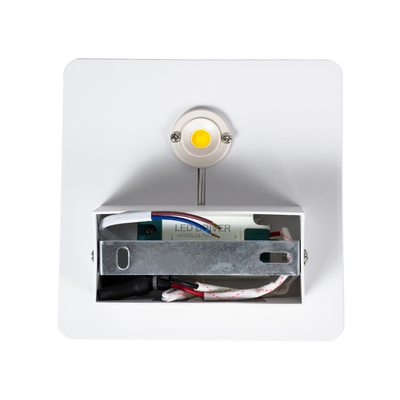 GLOBOSTAR® CUADRADO 60569 Μοντέρνο Φωτιστικό Τοίχου - Απλίκα LED 10W 1000lm 60° AC 220-240V Αδιάβροχο IP65 Θερμό Λευκό 2700K - Bridgelux COB Chip & TÜV SÜD Driver - Λευκό Ματ - Μ14 x Π14 x Υ4.5cm - 5 Χρόνια Εγγύηση