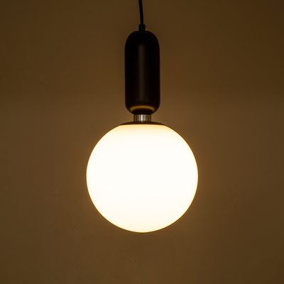 GLOBOSTAR® ESTETICO 61495 Μοντέρνο Κρεμαστό Φωτιστικό Οροφής με Ντουί 1 x E27 AC 220-240V IP20 - Λευκό & Μαύρο - Μ20 x Π20 x Υ38cm