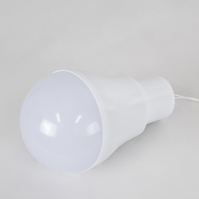 GLOBOSTAR® SOLARLAMP 71502 Λάμπα A60 LED 3W 150lm 260° DC 5V με Φωτοβολταϊκό Panel 5V 0.2W & Επαναφορτιζόμενη Μπαταρία Li-ion 3.2V 600mAh IP20 Ψυχρό Λευκό 6000K - Μ6 x Π6 x Υ10cm - 2 Χρόνια Εγγύηση