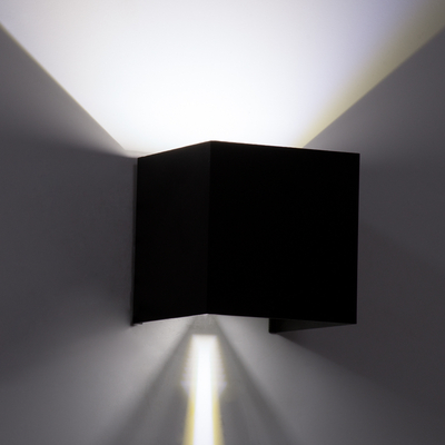 GLOBOSTAR® AXIS-S 60568 Μοντέρνο Φωτιστικό Τοίχου - Απλίκα LED 10W 1250lm 5°/60° AC 220-240V Αδιάβροχο IP65 Ψυχρό Λευκό 6000K - Bridgelux COB Chip & TÜV SÜD Driver - Μαύρο Ματ - Μ10 x Π10 x Υ10cm - 5 Χρόνια Εγγύηση