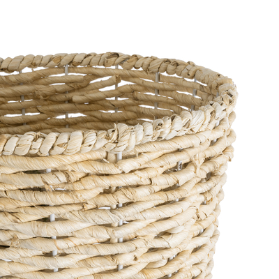 GloboStar® Artificial Garden LIMNOS 20582 Διακοσμητικό Πλεκτό Κασπώ Γλάστρα - Flower Pot Μπεζ με Μπεζ Ξύλο Φ26 x Υ66cm