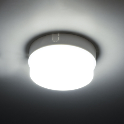 GLOBOSTAR® REVANO 61011 Φωτιστικό Πλαφονιέρα Οροφής LED 12W 1200lm 180° AC 220-240V Αδιάβροχο IP54 Ψυχρό Λευκό 6000K - Lumileds SMD Chip - Λευκό Γαλακτερό - Μ12 x Π12 x Υ4.5cm - 2 Χρόνια Εγγύηση