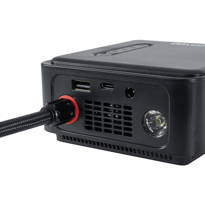 GloboStar® 81490 Φορητή Επαναφορτιζόμενη Ψηφιακή Τρόμπα - Κομπρέσορας Αέρος Αυτοκινήτου & Μοτοσυκλέτας - με Οθόνη LCD & Ενσωματωμένη Επαναφορτιζόμενη Μπαταρία Λιθίου 7800 mAh - Πίεση Αέρος Max 150 PSI - 5 Προγράμματα - Φακό LED - Power Bank με έξοδο USB 2.0 - Φορτιστή Αυτοκινήτου - Μ11.5 x Π5 x Υ13cm - 3 Χρόνια Εγγύηση