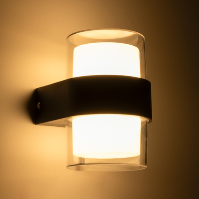 GLOBOSTAR® EMPIRE 60777 Μοντέρνο Φωτιστικό Τοίχου - Απλίκα LED 10W 1050lm 120° AC 220-240V Αδιάβροχο IP65 Θερμό Λευκό 2700K - Bridgelux SMD Chip & TÜV SÜD Driver - Διάφανο & Μαύρο Ματ - M10 x Π11 x Υ13.5cm - 3 Χρόνια Εγγύηση